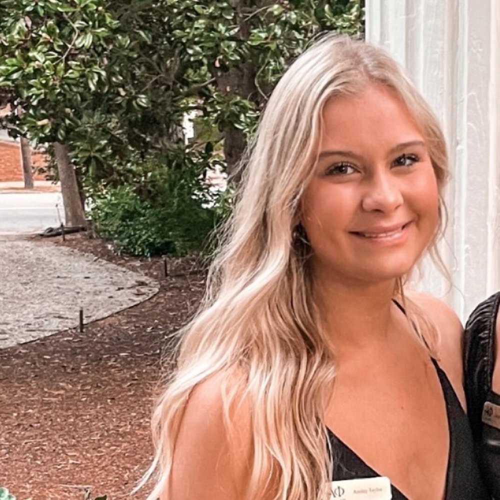 Meet your Posher, Ansley